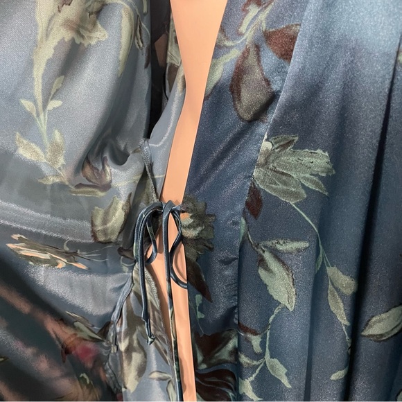 Blue Kimono Robe - Picture 6 of 6